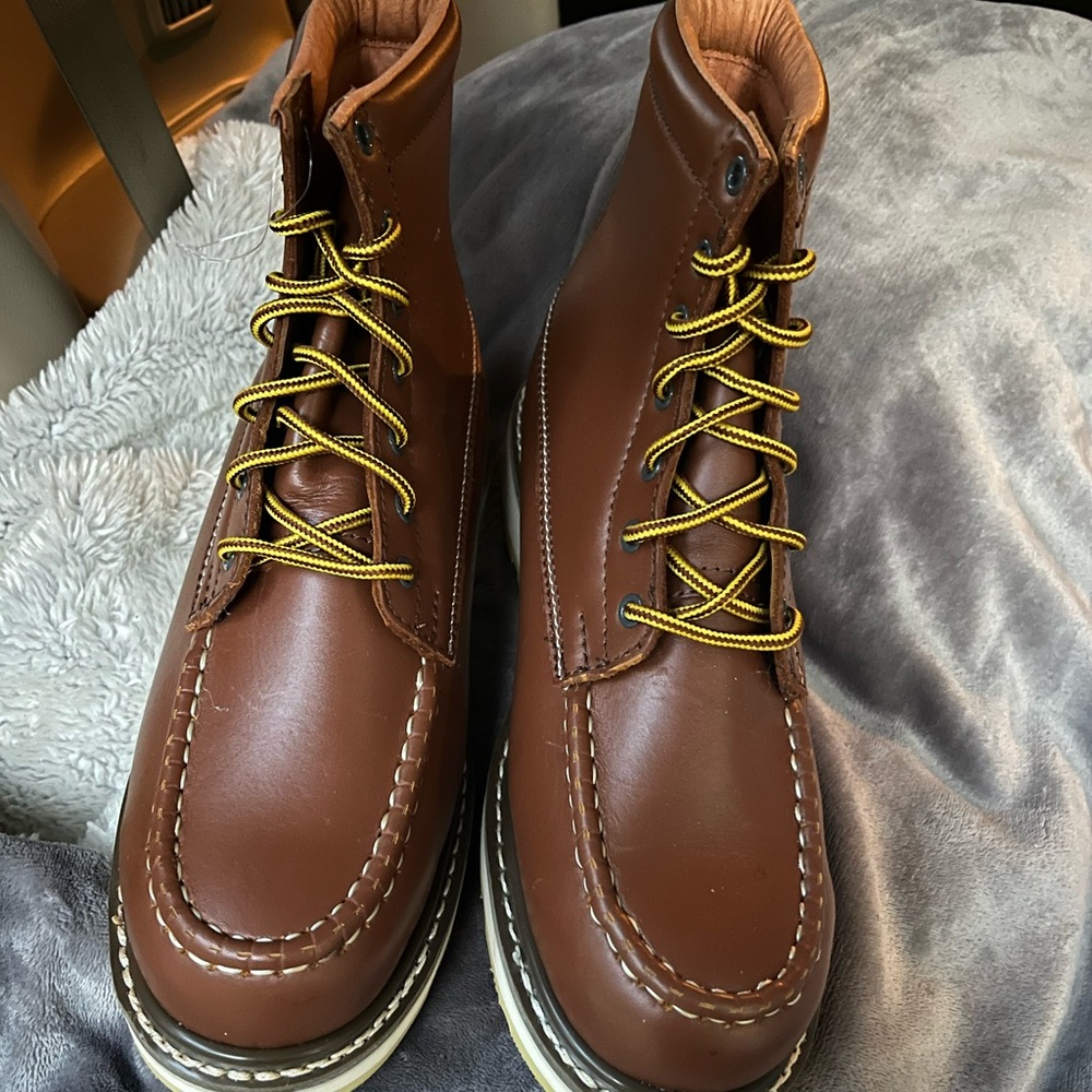 Men’s work boots